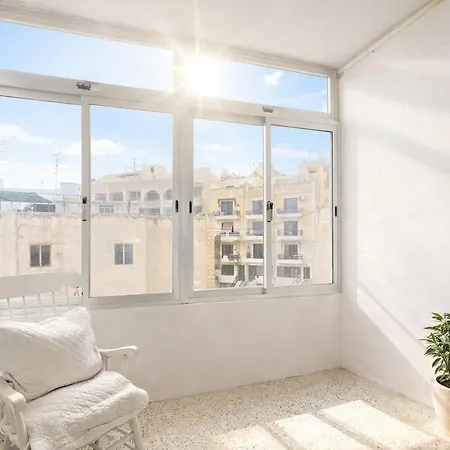Spacious 2 Bedroom Hyacinth Flat 5 아파트 세인트폴스베이
